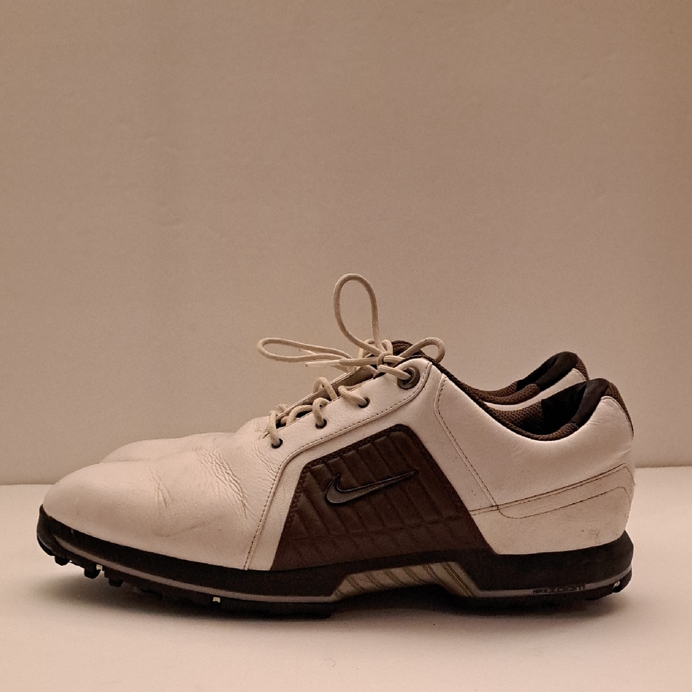 Nike Golf Men's Size 10.5W White and Brown Faux Leather Golf Shoes